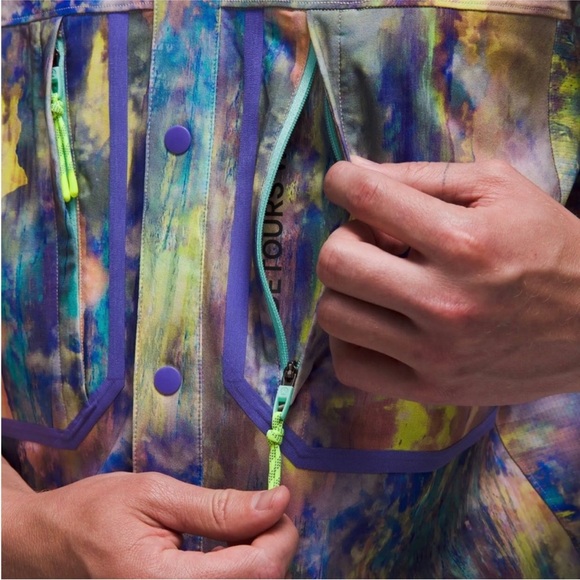 Lululemon Water-Repellent Hiking Short Sleeve Shirt Size Large - Picture 5 of 9